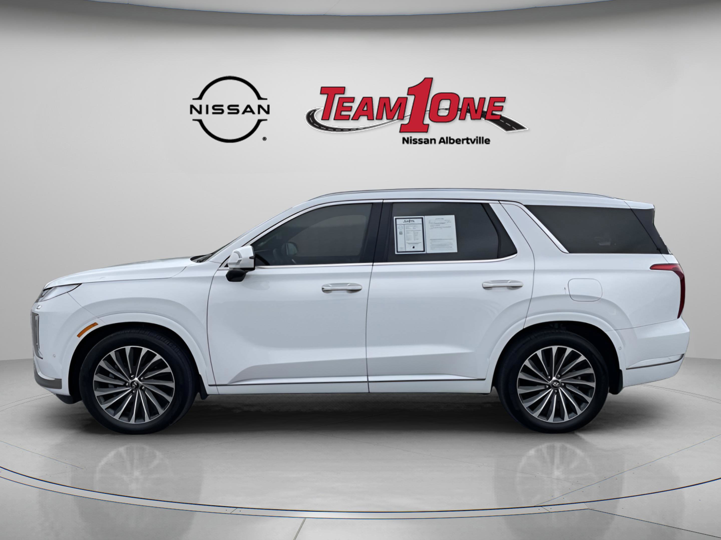 Used 2025 Hyundai Palisade Calligraphy FWD image 5