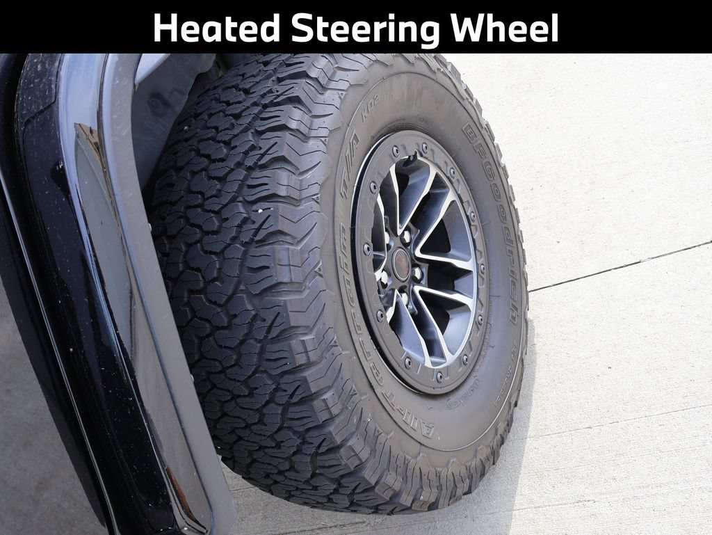 Used 2025 Jeep Wrangler Unlimited Rubicon AWD/4WD image 38