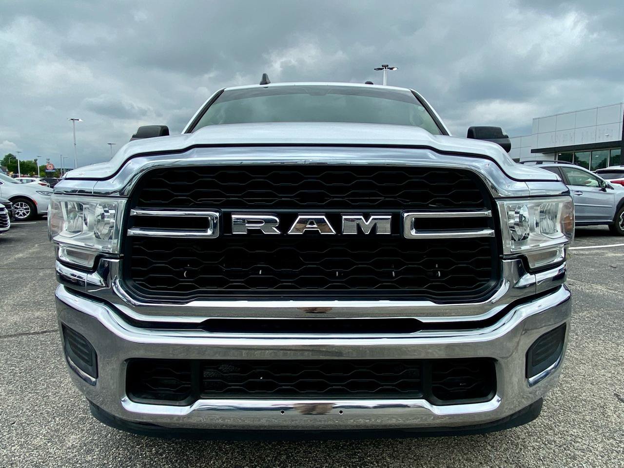 Used 2020 RAM 2500 Tradesman w/ Chrome Appearance Group RWD image 4
