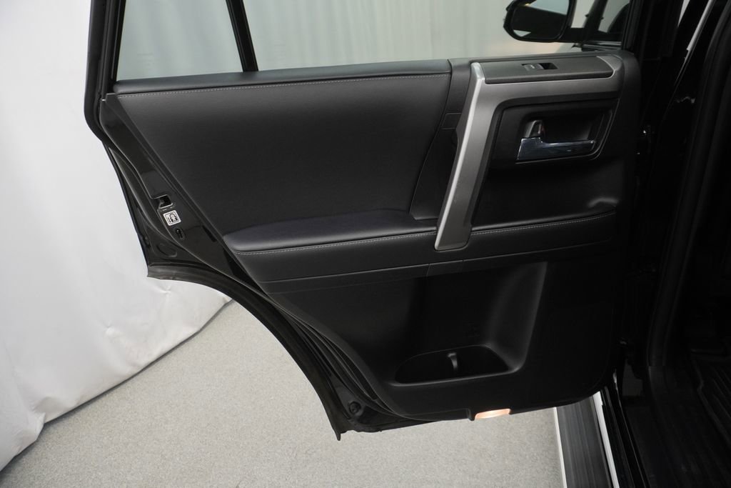 Used 2024 Toyota 4Runner Limited AWD/4WD image 43