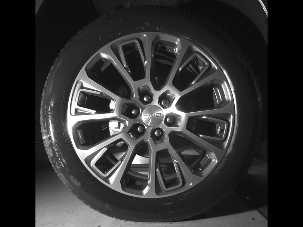 New 2026 GMC Yukon XL Denali w/ Sun & Power Step Package AWD/4WD image 12