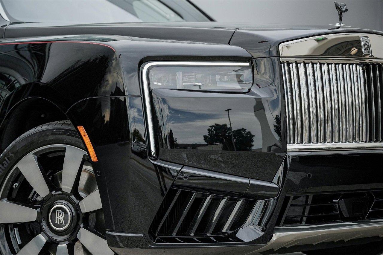 New 2026 Rolls-Royce Cullinan image 3