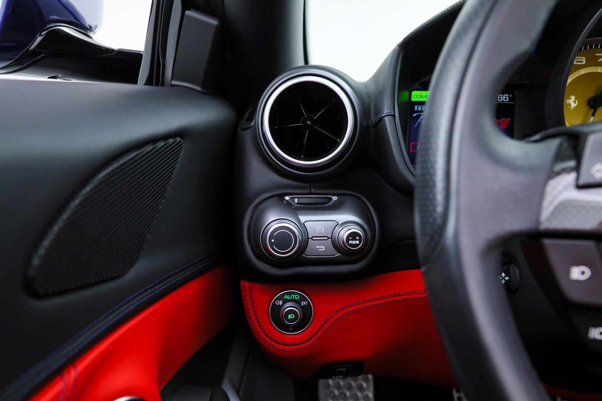 Certified 2023 Ferrari Portofino M image 32