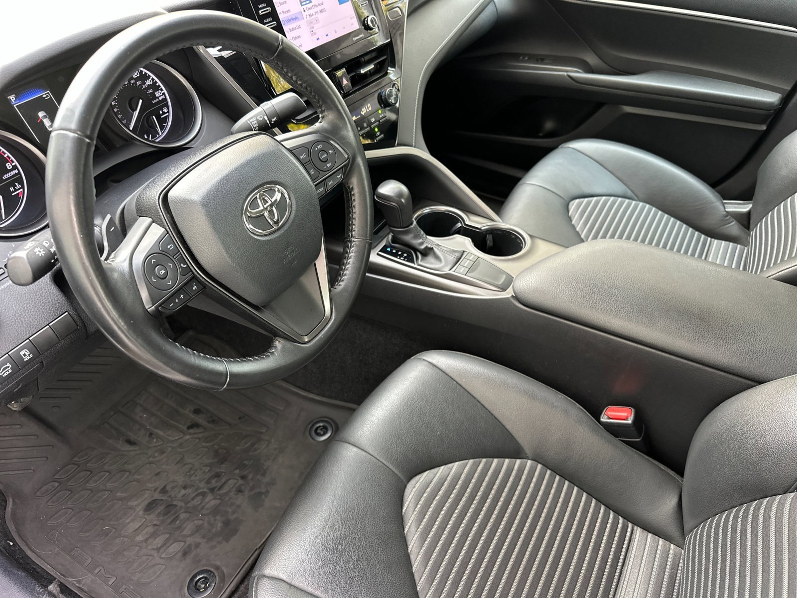 Used 2023 Toyota Camry SE image 10