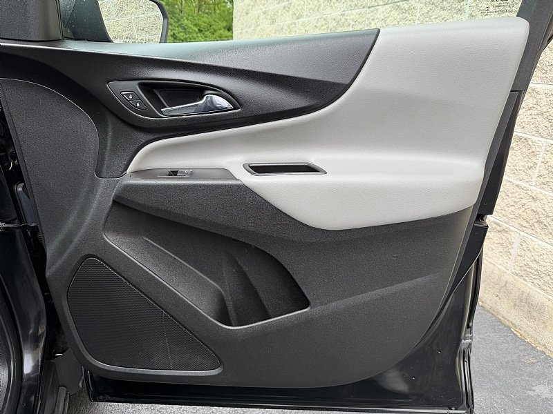 Used 2020 Chevrolet Equinox LS w/ LS Convenience Package FWD image 26