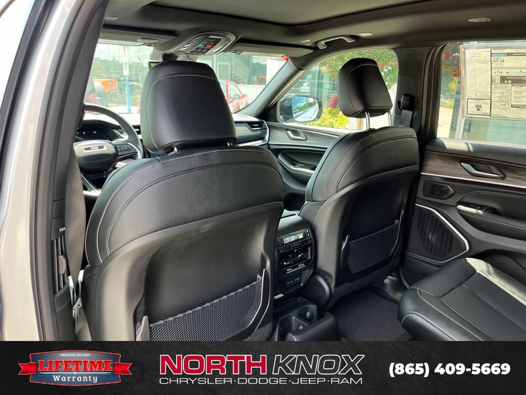 New 2026 Jeep Grand Cherokee L Limited AWD/4WD image 16