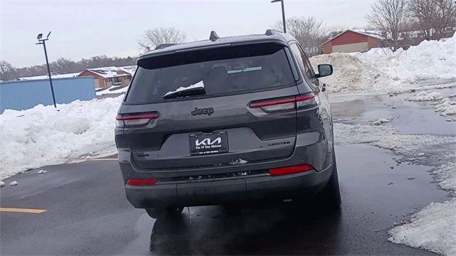 Used 2025 Jeep Grand Cherokee L Limited w/ Black Appearance Package image 2