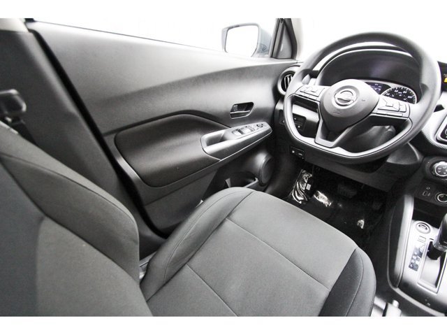 Certified 2025 Nissan Kicks Play S FWD image 6