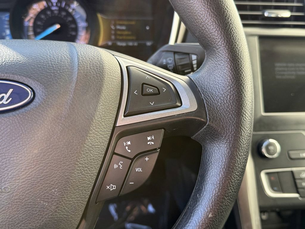 Used 2019 Ford Fusion SE image 19