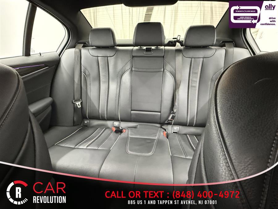 Used 2022 BMW M550i xDrive image 13