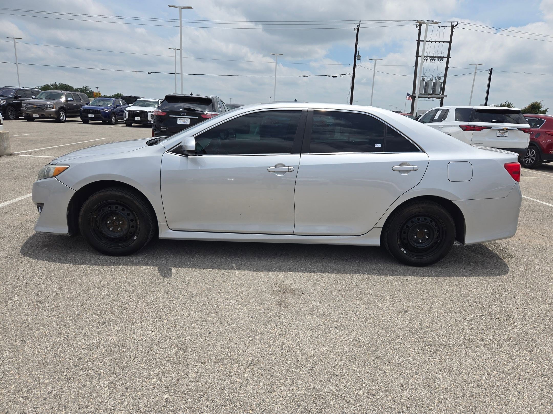 Used 2012 Toyota Camry SE FWD image 6