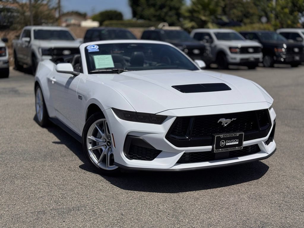 Used 2025 Ford Mustang GT Premium RWD image 2