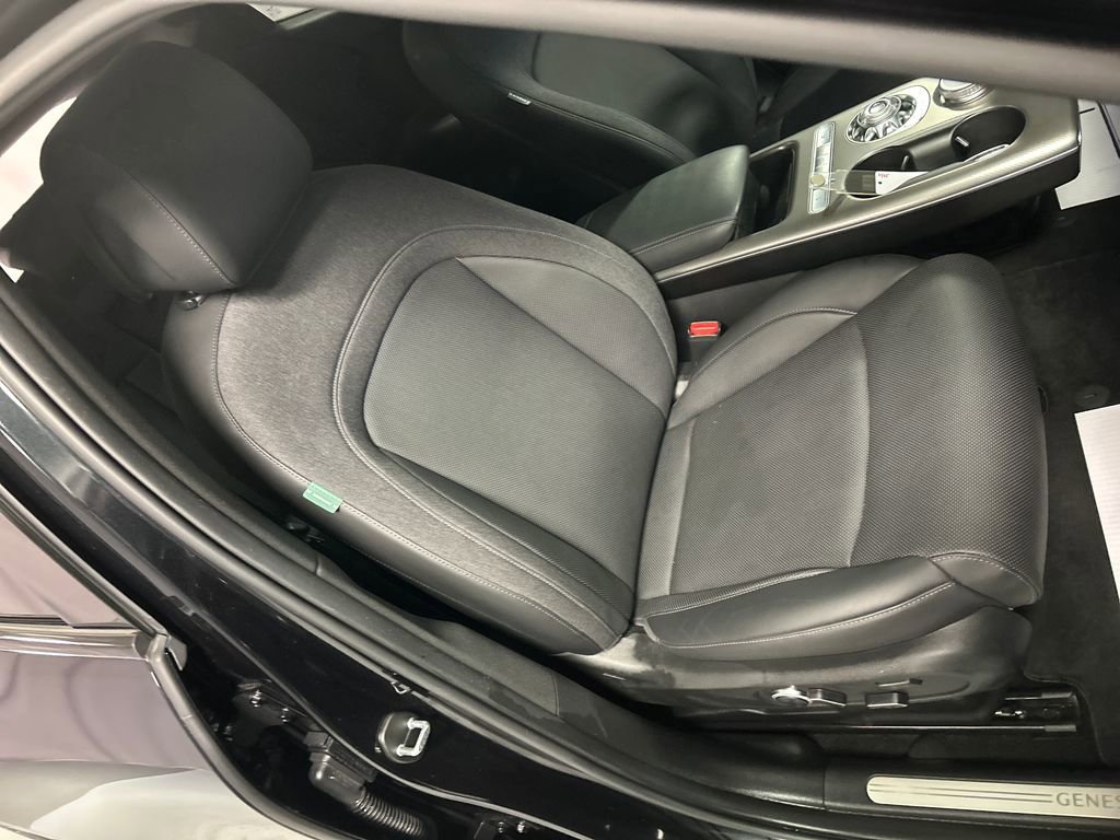 Used 2024 Genesis GV60 RWD image 24