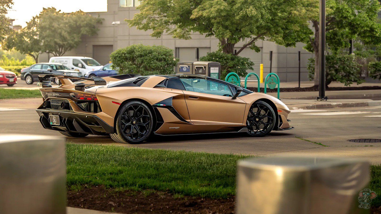 Used 2021 Lamborghini Aventador SVJ AWD/4WD image 9