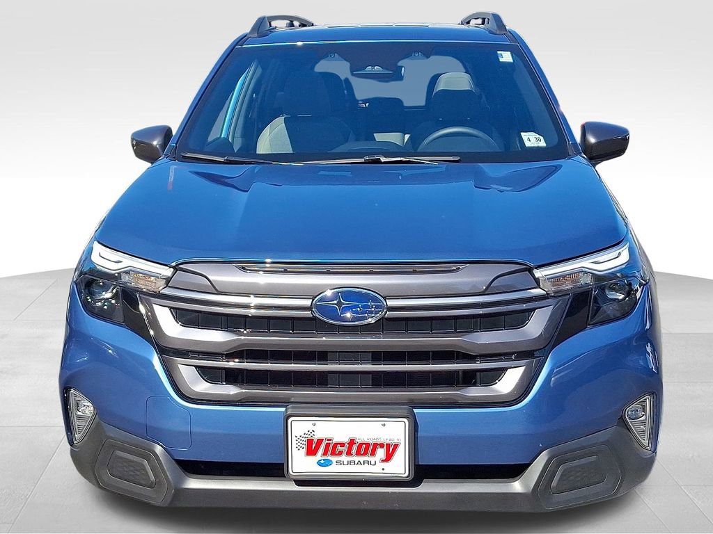 Used 2025 Subaru Forester Premium image 2