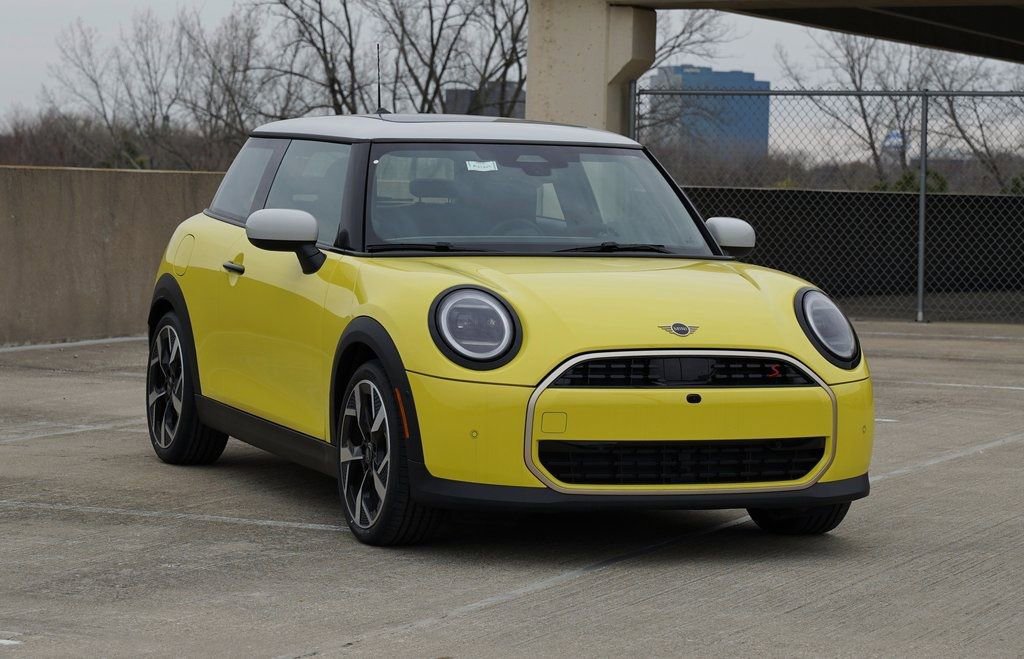 Used 2025 MINI Cooper S image 1