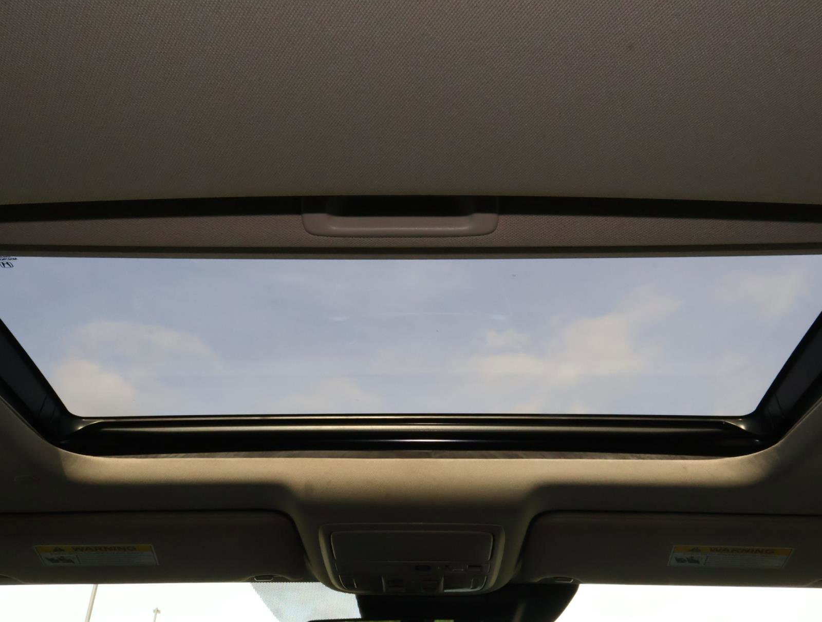 Used 2018 Honda Accord Touring image 11