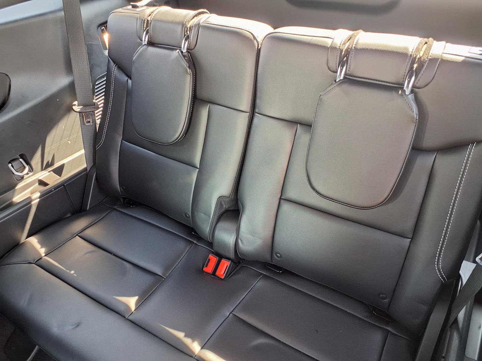 Used 2024 Ford Explorer ST w/ Equipment Group 401A image 8