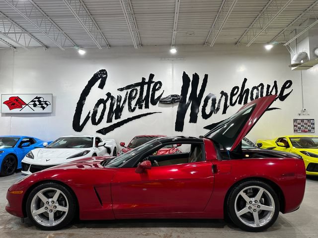 Used 2005 Chevrolet Corvette Coupe w/ Preferred Equipment Group RWD image 2
