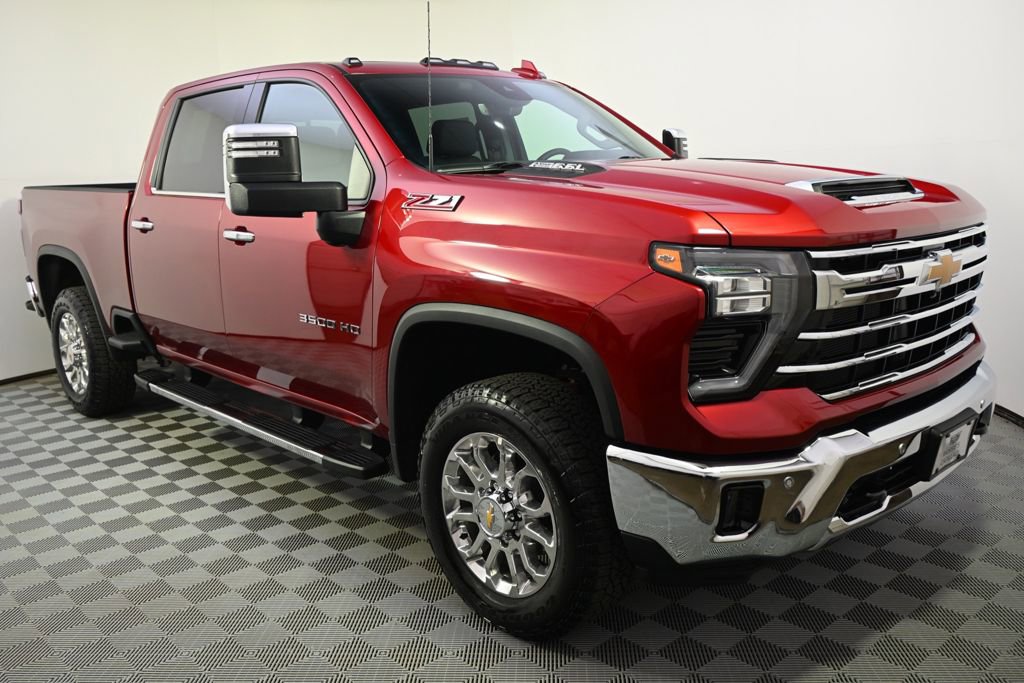 Used 2025 Chevrolet Silverado 3500 LTZ w/ LTZ Premium Package image 8
