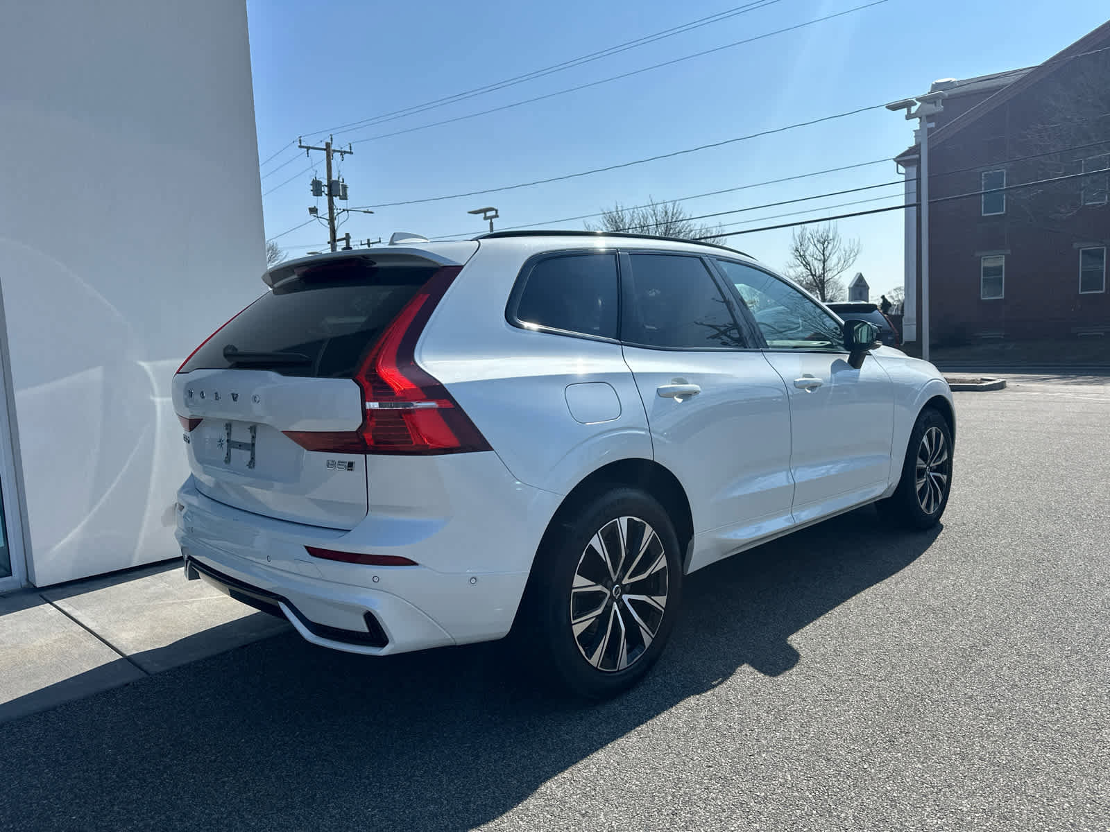 Used 2025 Volvo XC60 B5 Plus image 8