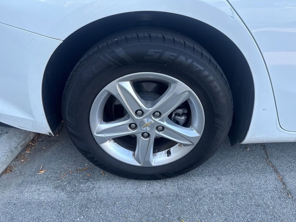 Used 2023 Chevrolet Malibu LS w/ Driver Confidence Package image 9