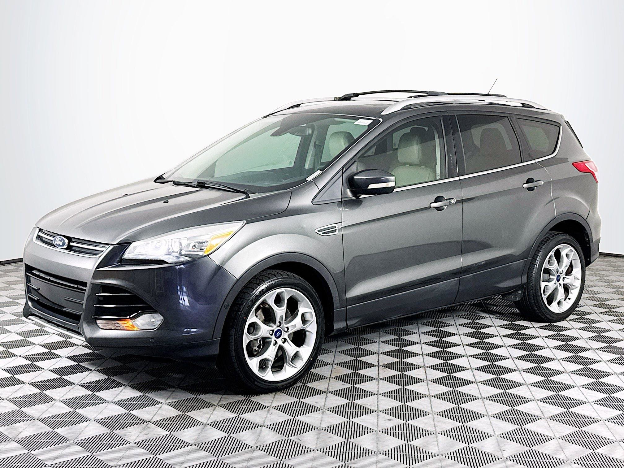 Used 2016 Ford Escape Titanium w/ Equipment Group 301A image 4