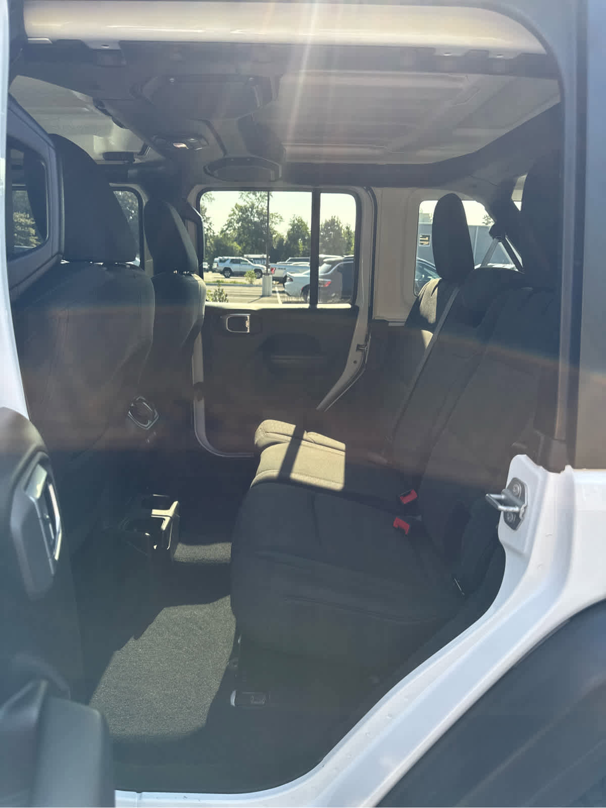 Certified 2018 Jeep Wrangler Unlimited Sport S image 17