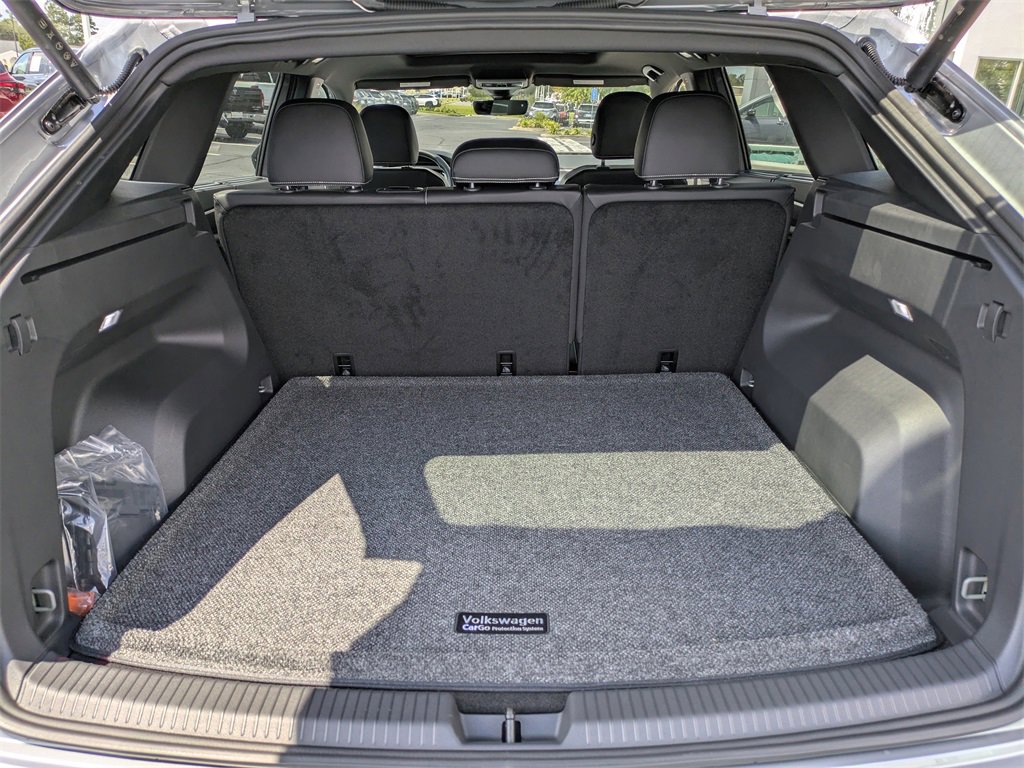 New 2026 Volkswagen Atlas Cross Sport SE image 13