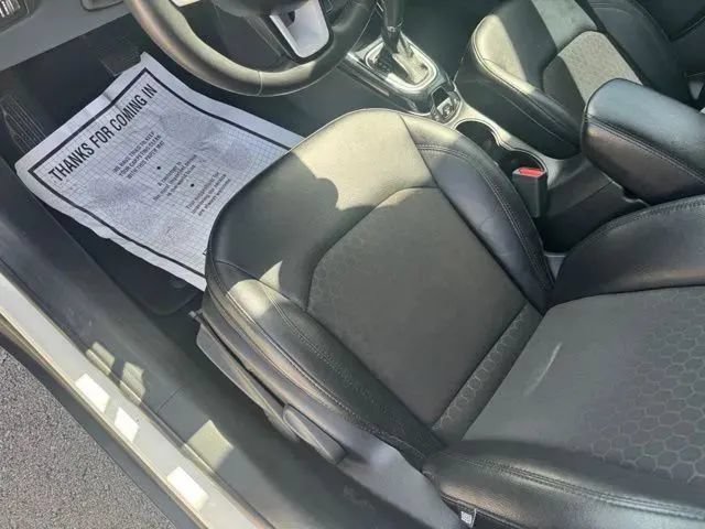 Used 2021 Jeep Compass Latitude FWD image 10
