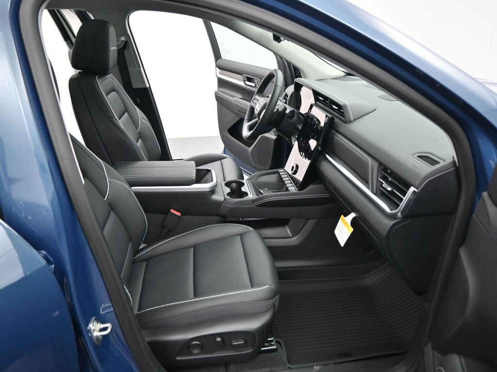 New 2026 GMC Terrain Denali w/ LPO, Black Badging Package image 25