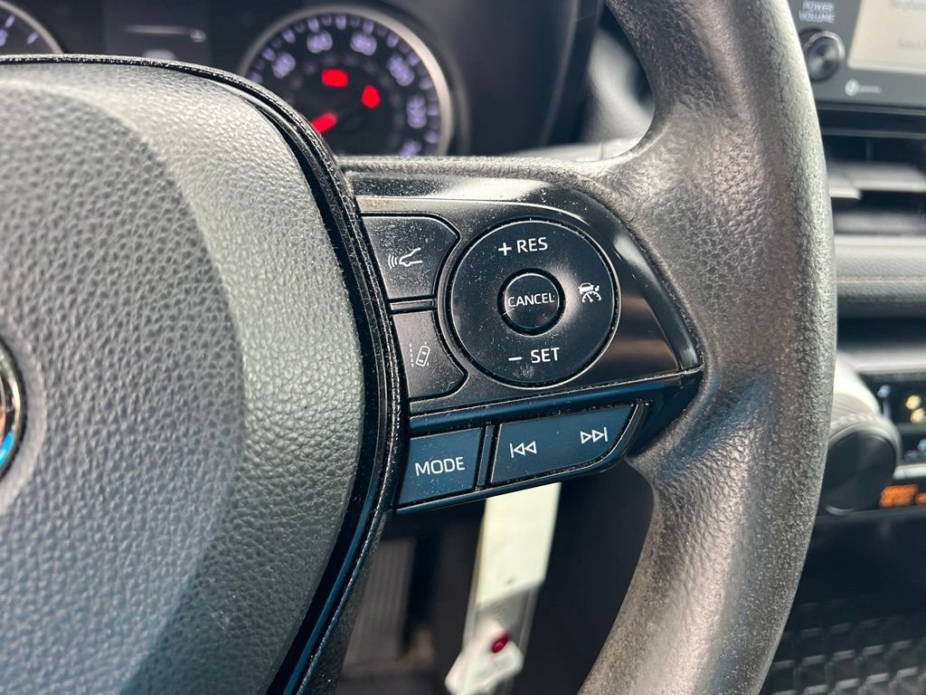 Used 2020 Toyota RAV4 LE FWD image 38