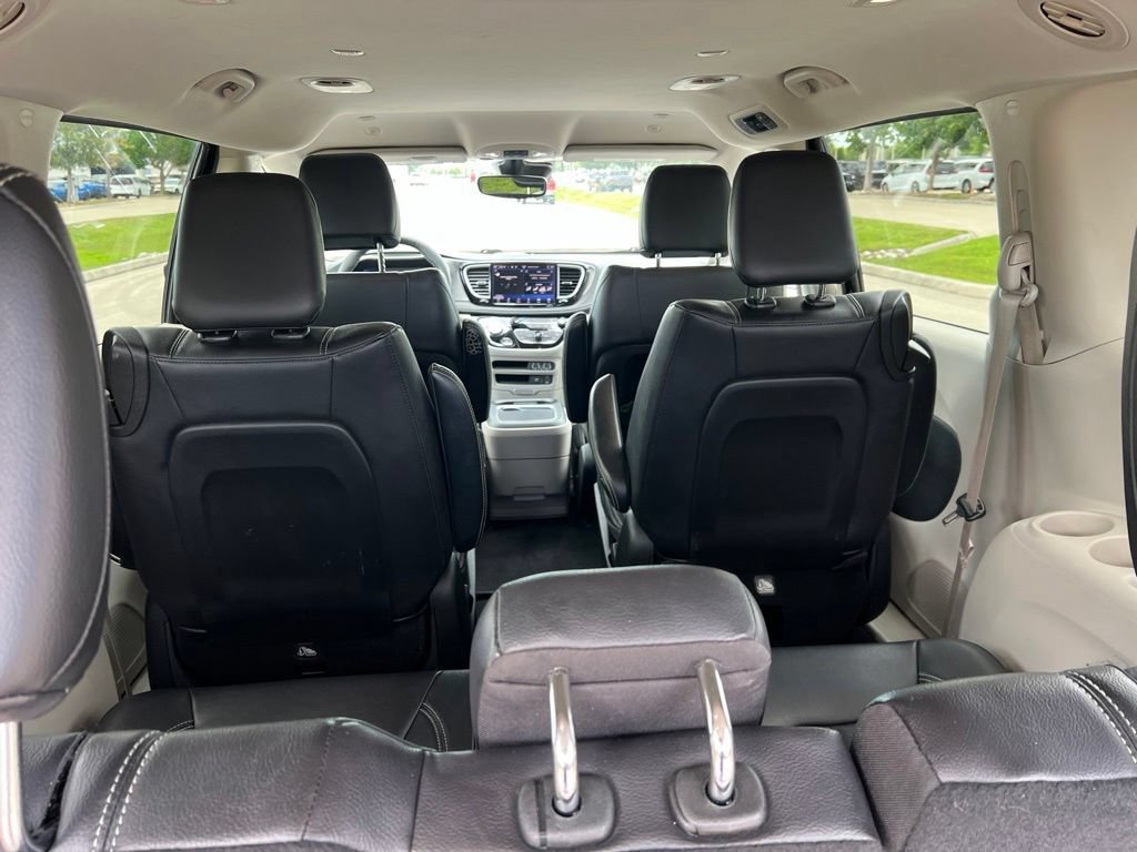 Used 2022 Chrysler Pacifica Touring-L FWD image 20