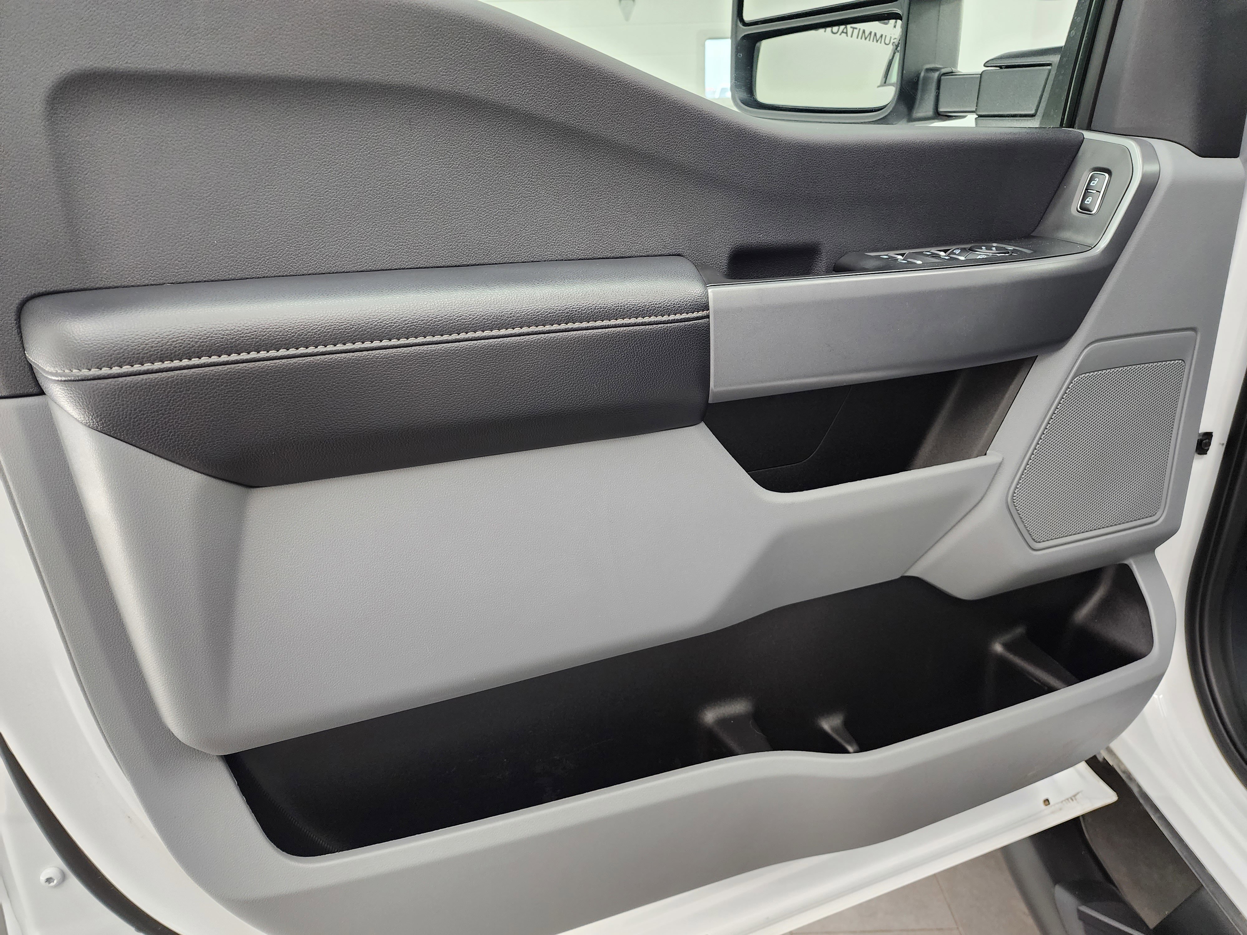 Used 2024 Ford F250 XLT image 36