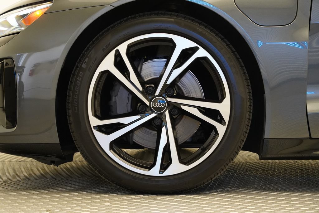 Used 2023 Audi e-tron GT Premium Plus w/ Performance Package AWD/4WD image 2