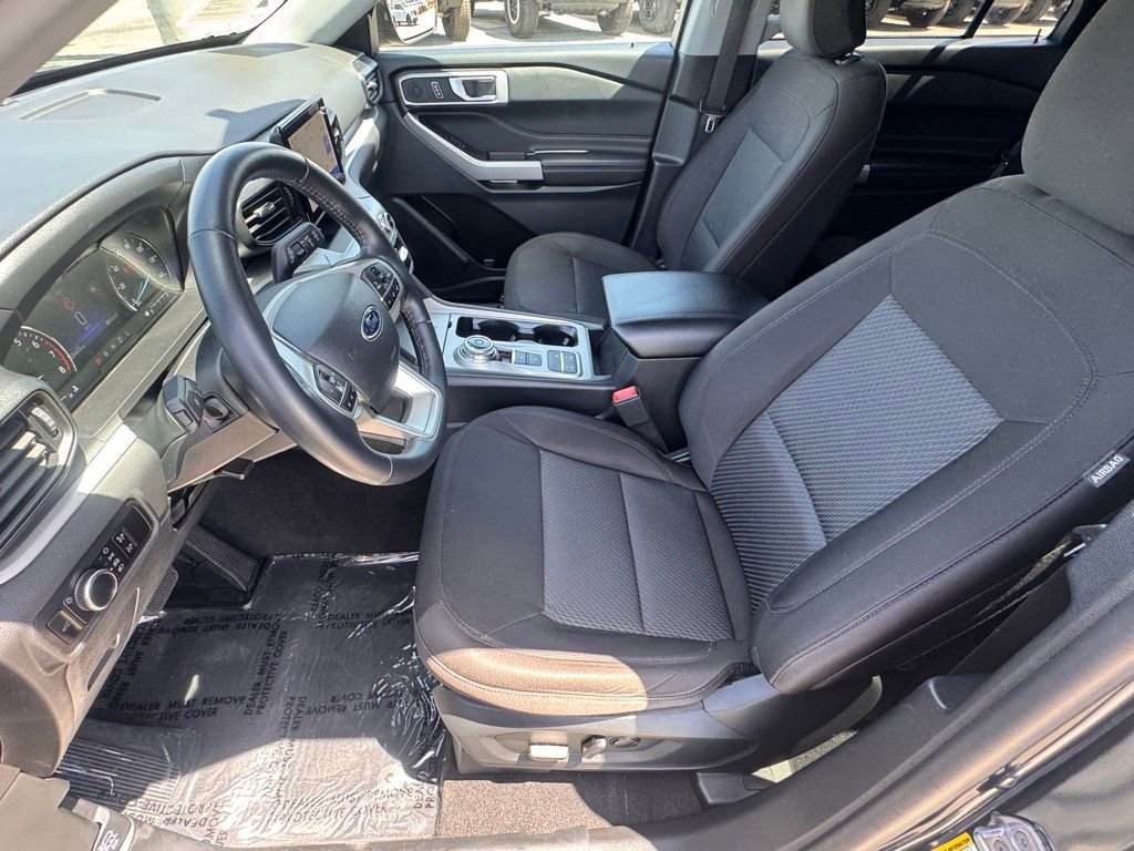Certified 2023 Ford Explorer XLT RWD image 18