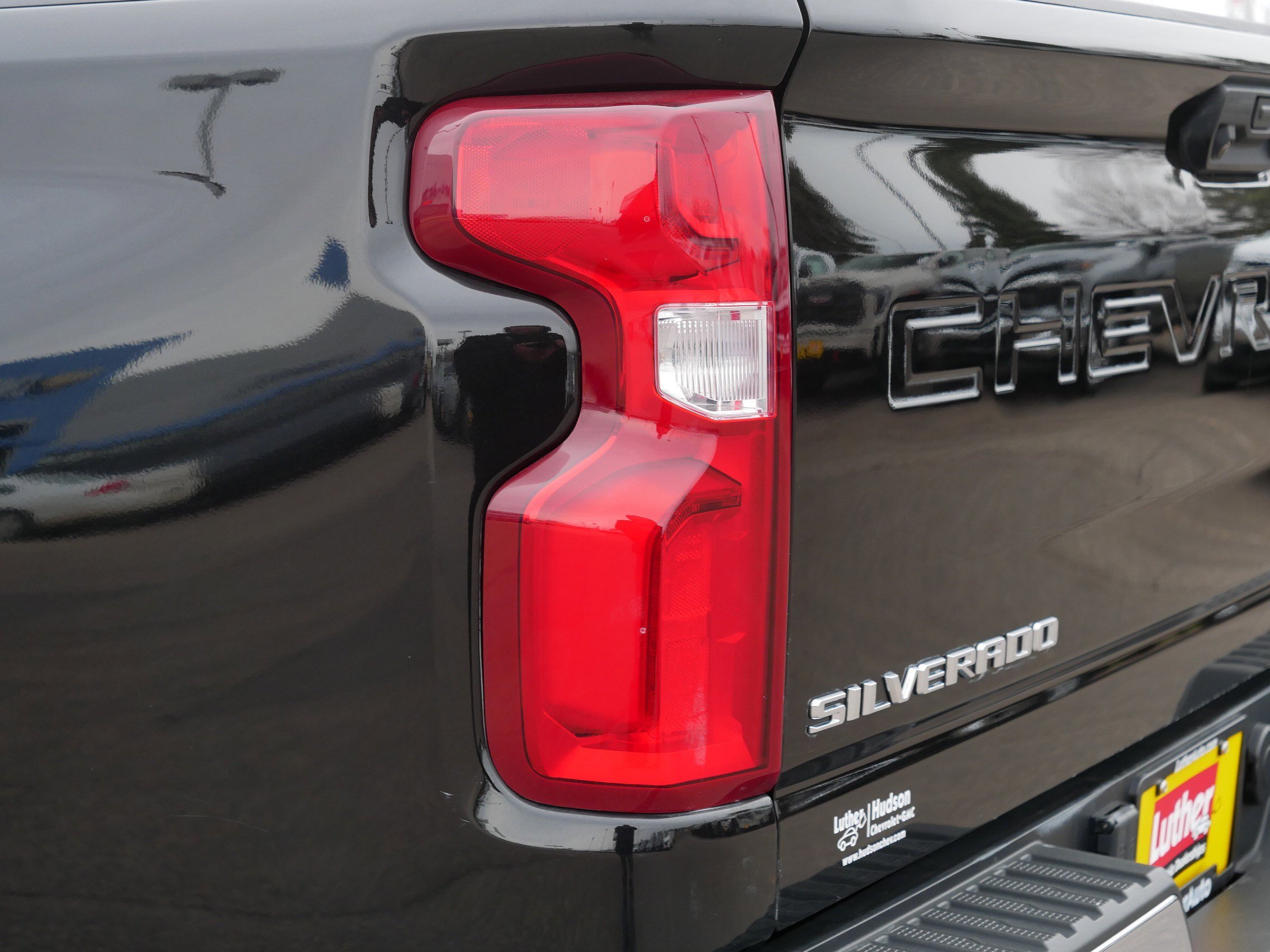 Used 2021 Chevrolet Silverado 2500 LTZ w/ LTZ Premium Package image 17