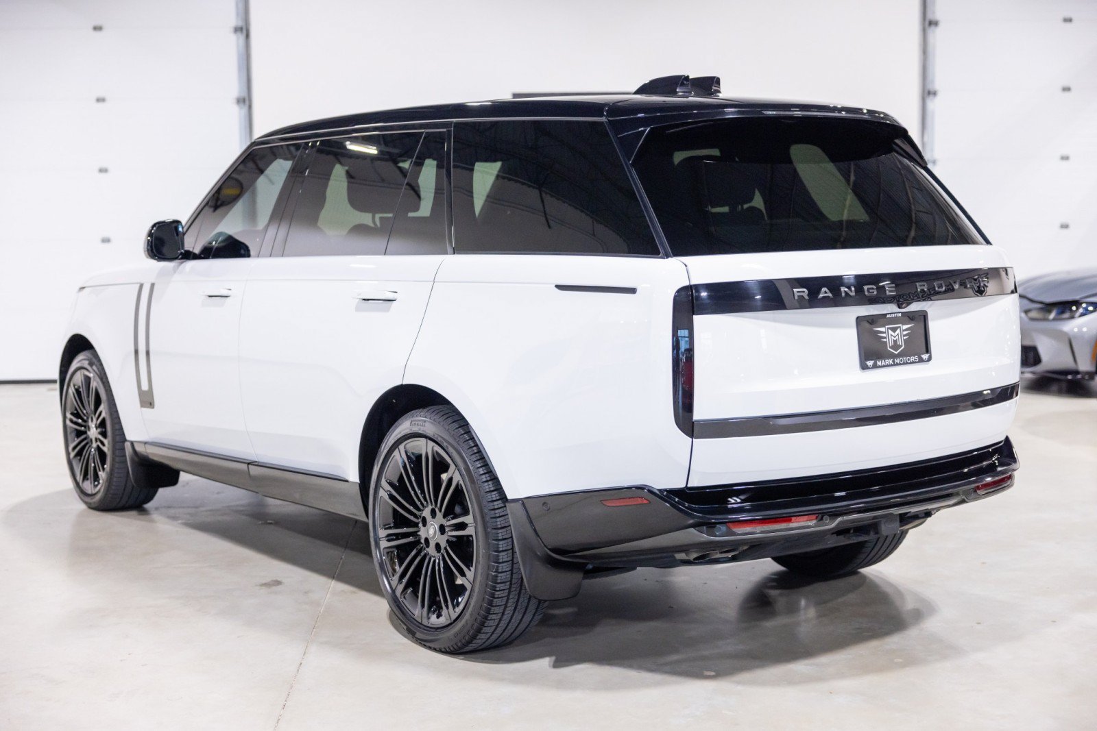 Used 2024 Land Rover Range Rover Long Wheelbase Autobiography AWD/4WD image 7