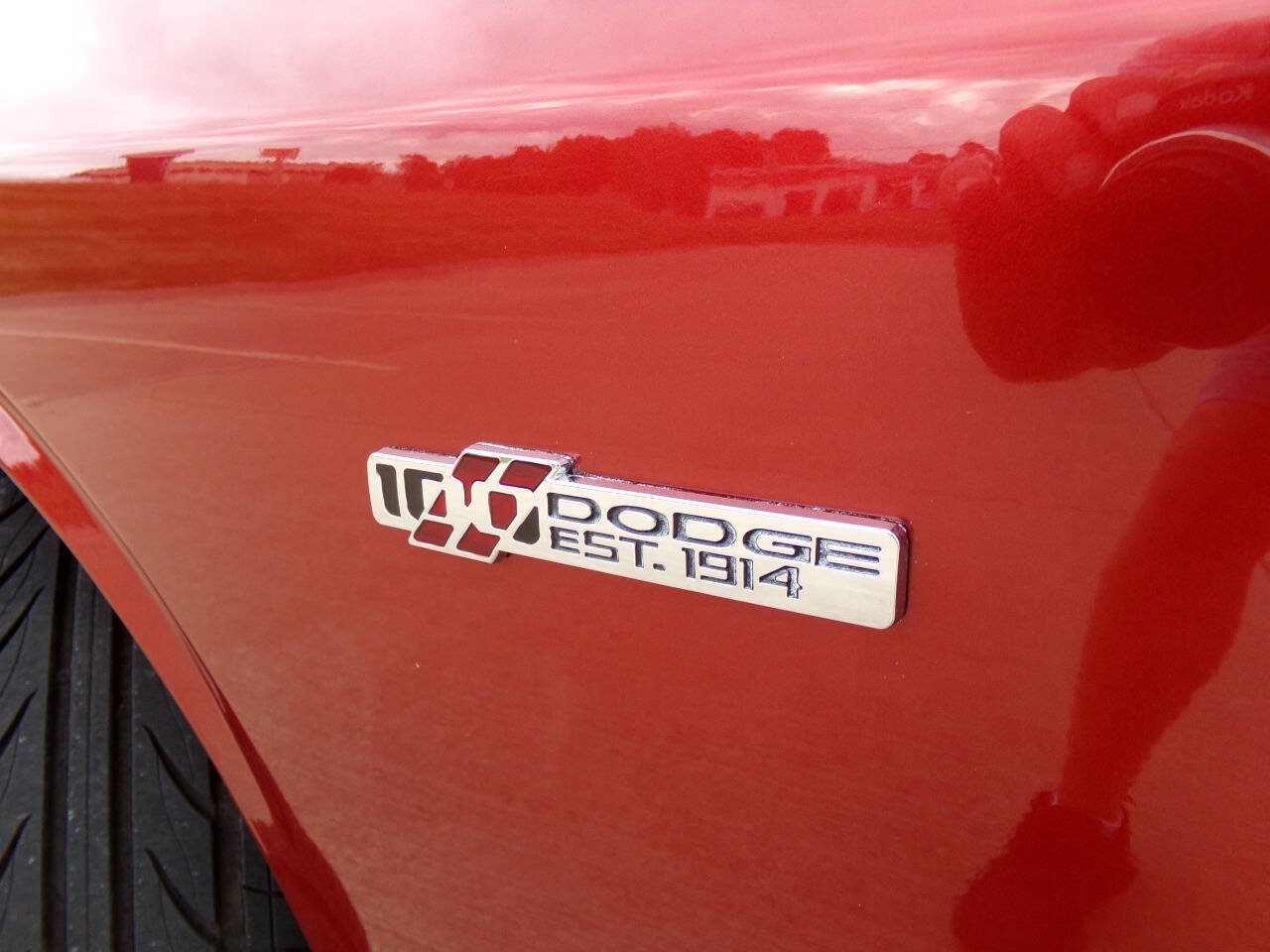 Used 2014 Dodge Challenger R/T RWD image 9