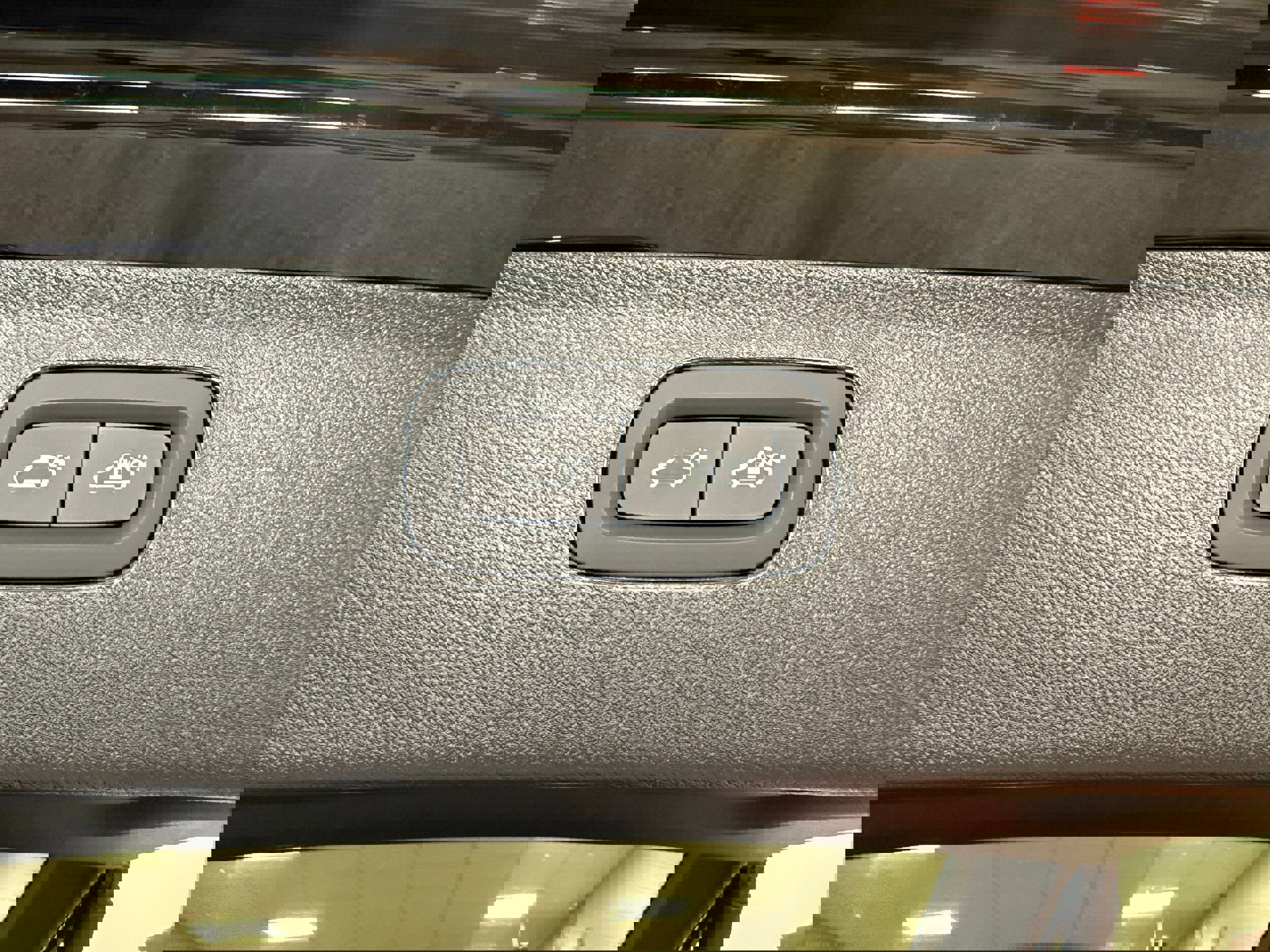 New 2026 Volvo XC90 B6 Ultra w/ Protection Package Premier image 39