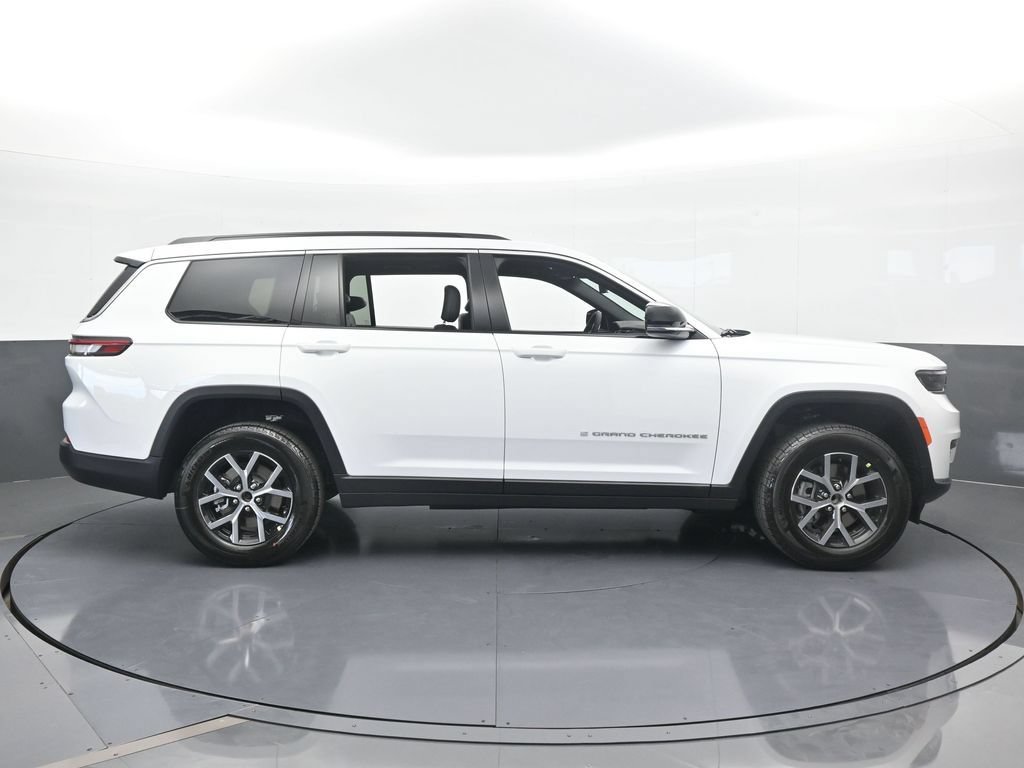 Used 2025 Jeep Grand Cherokee L Limited RWD image 7