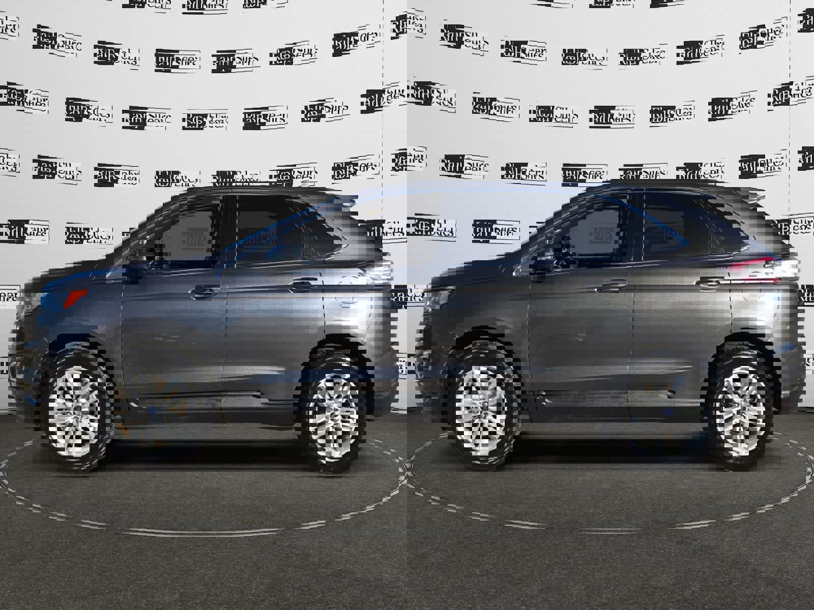 Used 2018 Ford Edge SEL w/ Equipment Group 201A image 3