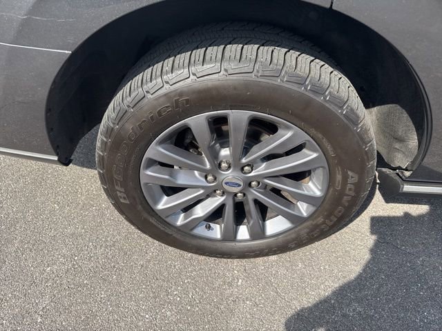 Used 2019 Ford Expedition Limited w/ Equipment Group 301A AWD/4WD image 9