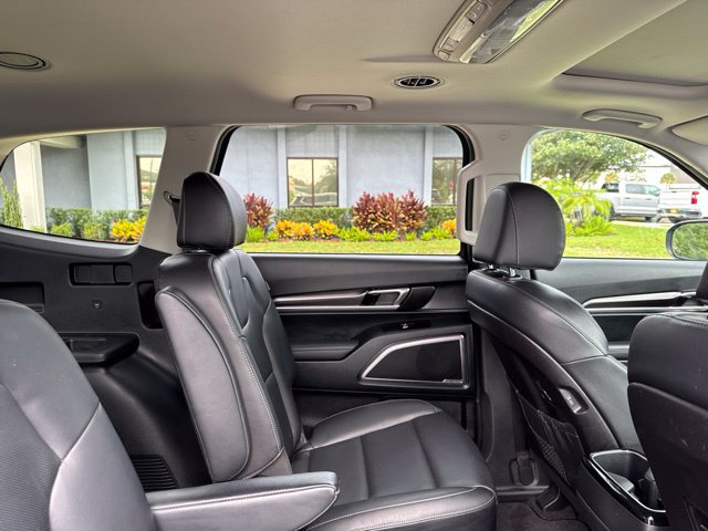 Used 2025 Kia Telluride S FWD image 14
