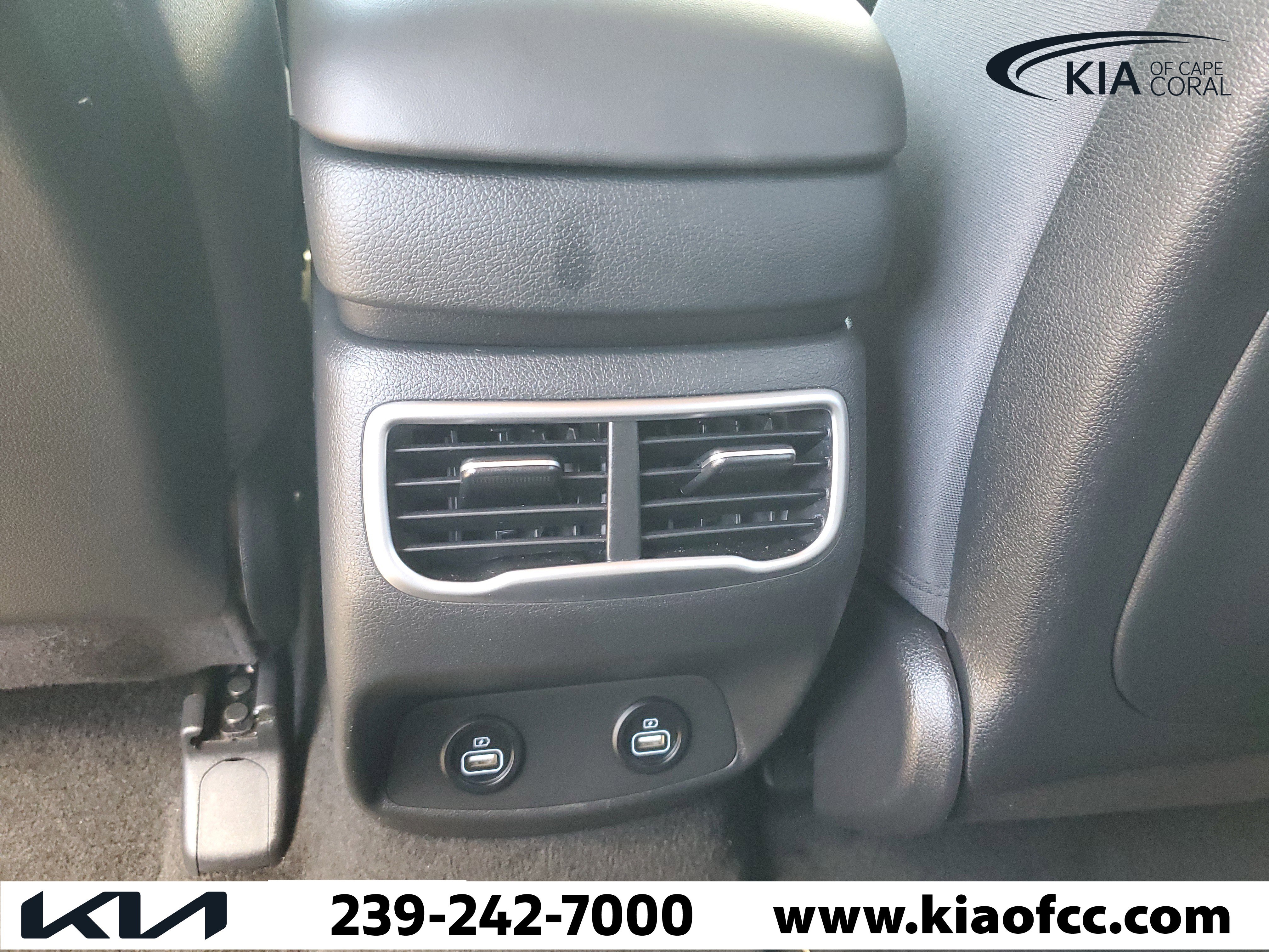 Used 2023 Hyundai Santa Fe SEL FWD image 17