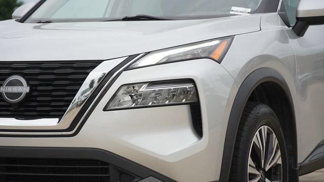Used 2023 Nissan Rogue SV FWD image 4
