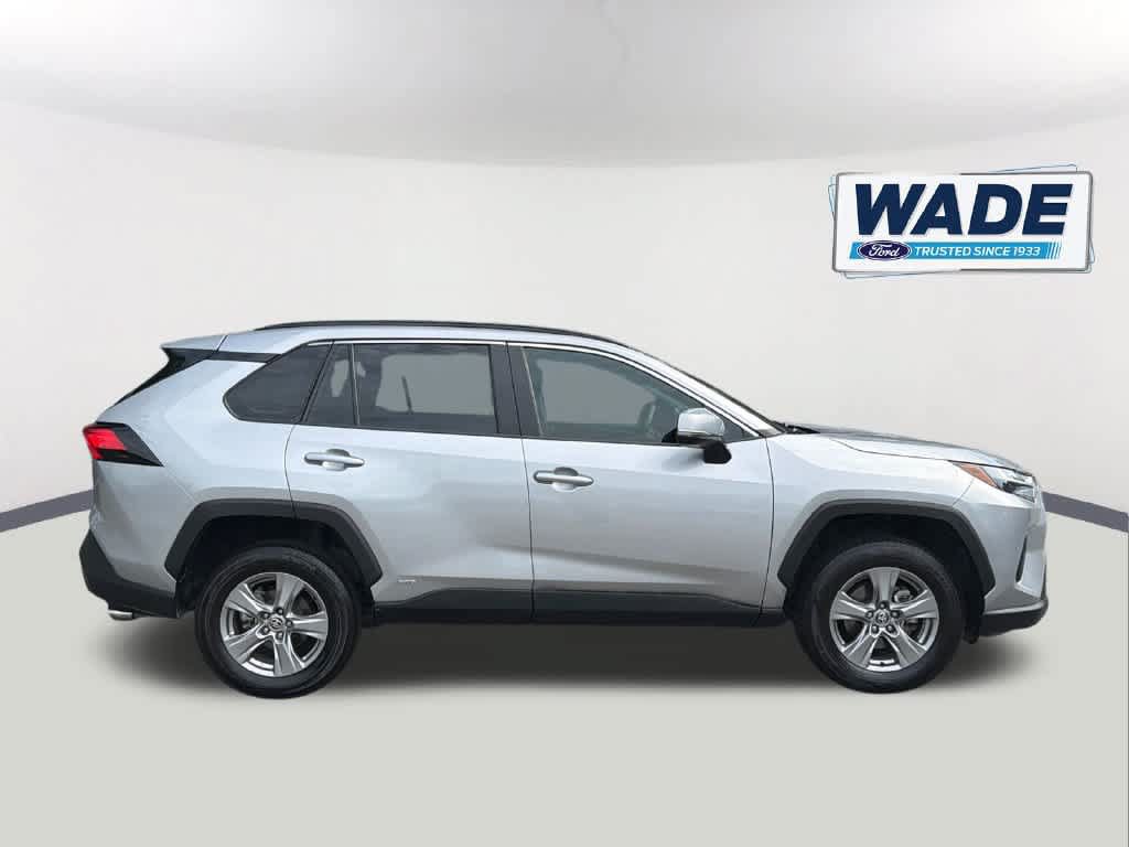 Used 2024 Toyota RAV4 LE AWD/4WD image 4