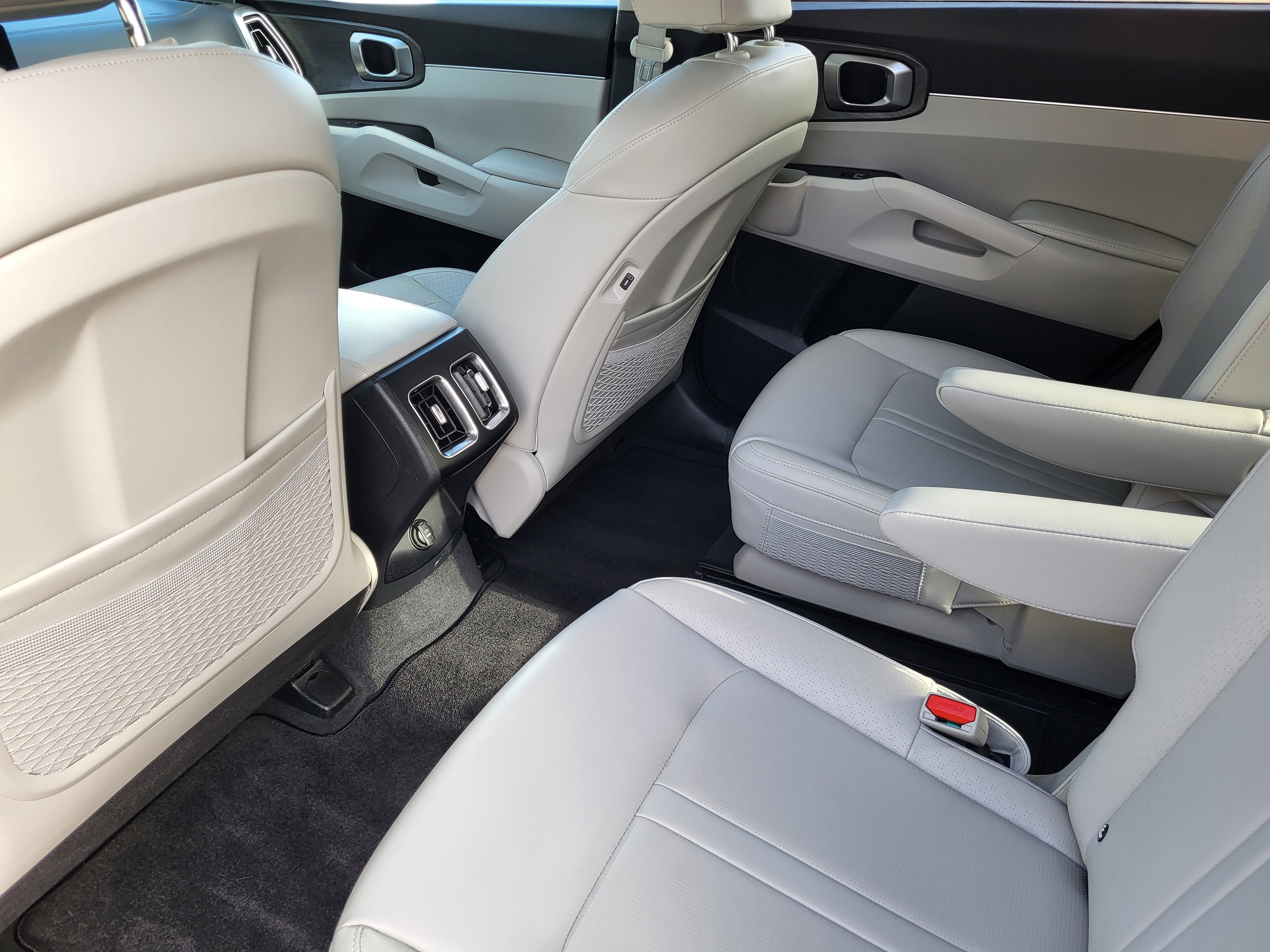 Used 2024 Kia Sorento X-Line EX image 8