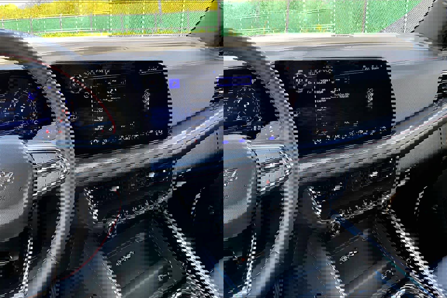 Used 2025 Chevrolet Tahoe RST w/ Comfort Package AWD/4WD image 7