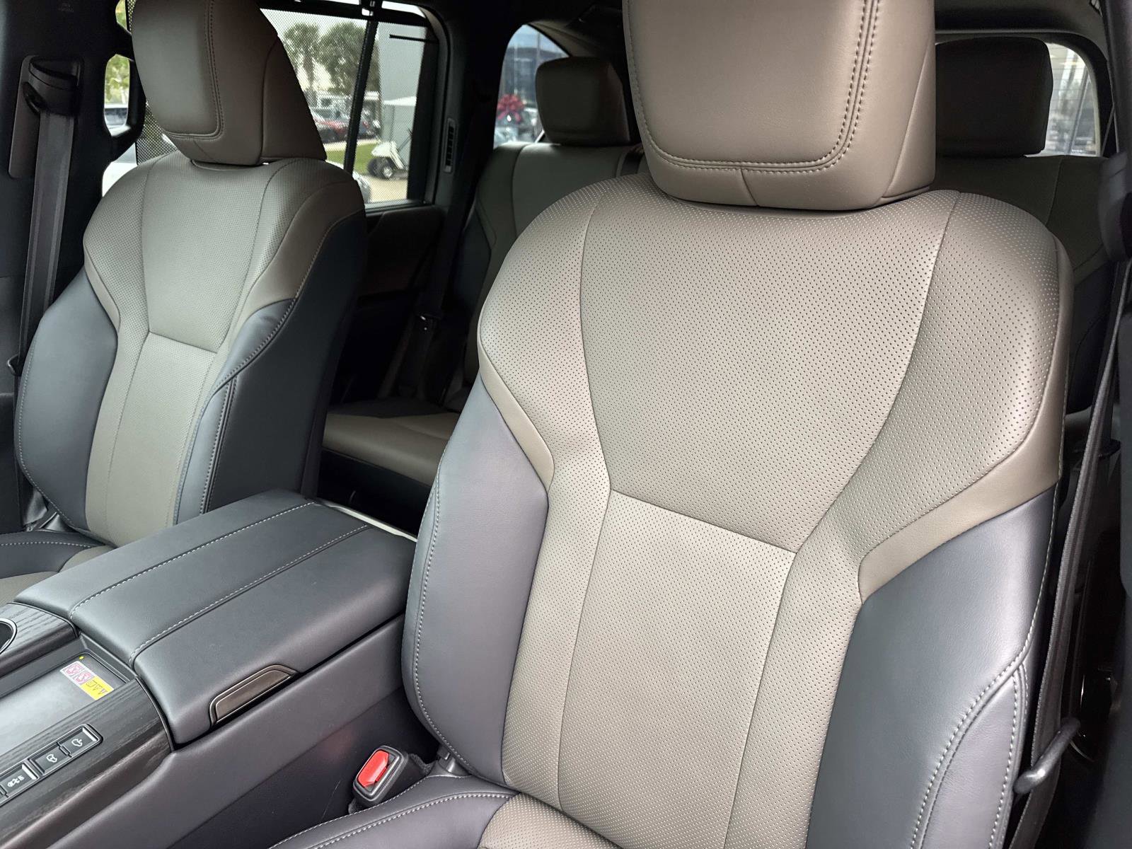 Certified 2025 Lexus LX 700h Overtrail image 21